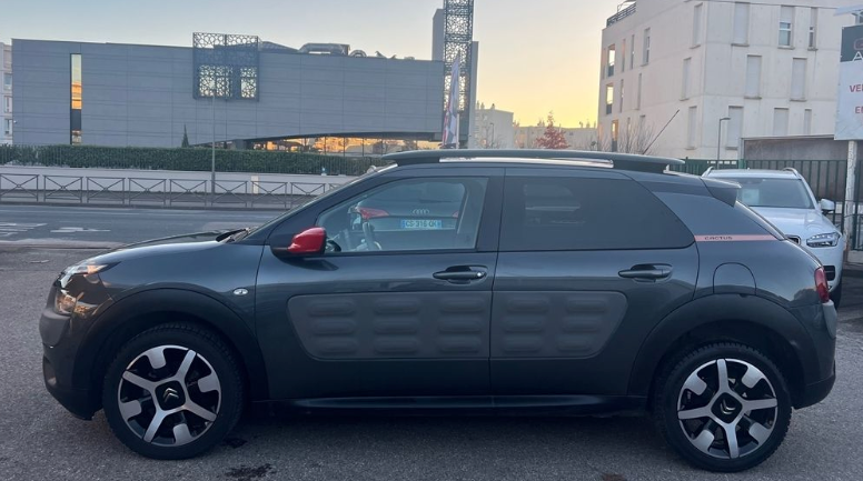 Citroën C4 Cactus PureTech 110 Shine S&S – 2015 – Image 3